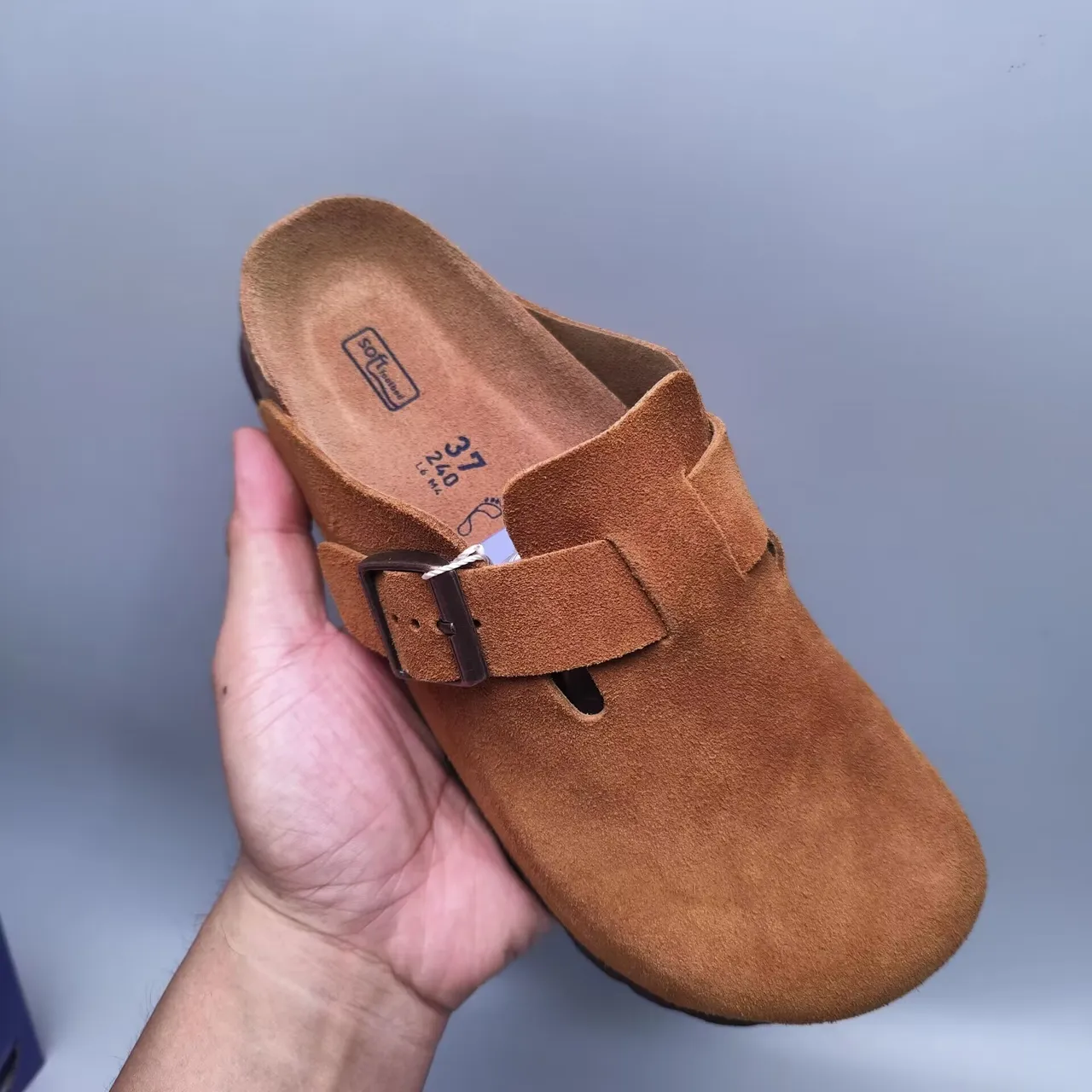 Birkenstock Arizona टैन स्यूड एक पट्टी क्लॉग 5