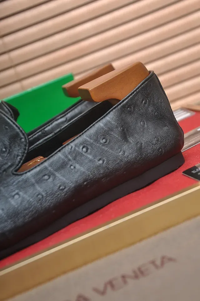 Bottega Veneta Andiamo أسود بني جلد نعامي متنوع بناء slip-on لوفر 2