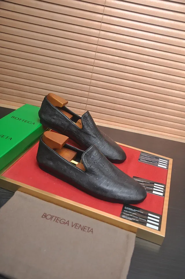 Bottega Veneta Andiamo أسود بني جلد نعامي متنوع بناء slip-on لوفر 4