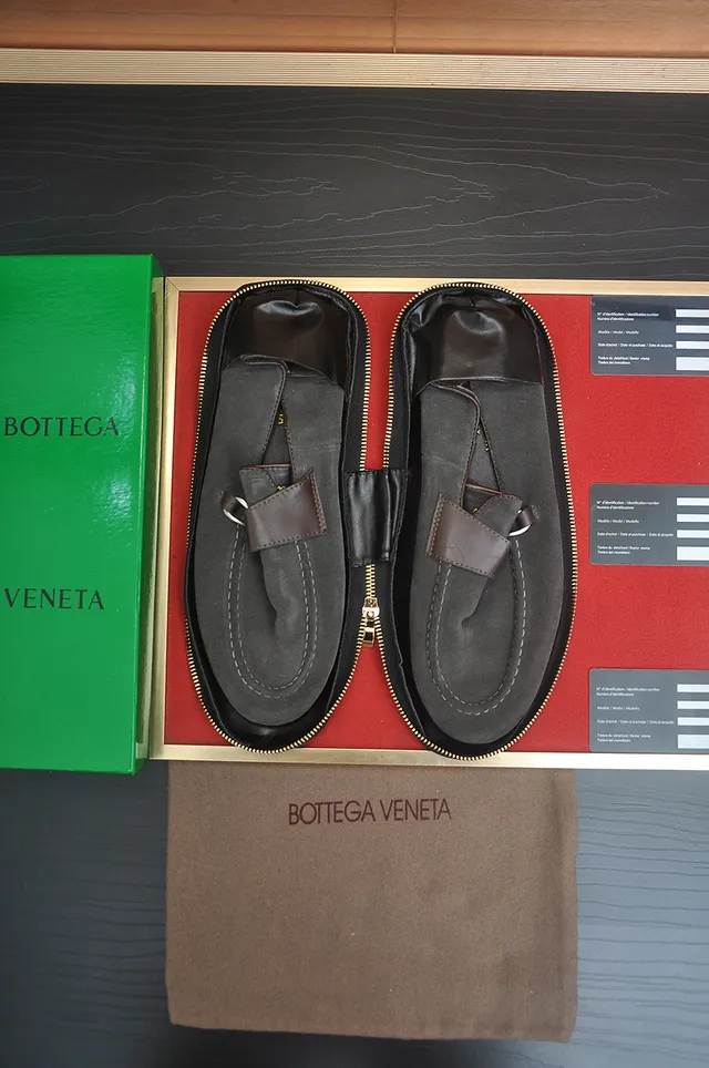 Bottega Veneta Andiamo ধূসর সুয়েড লোফার 5