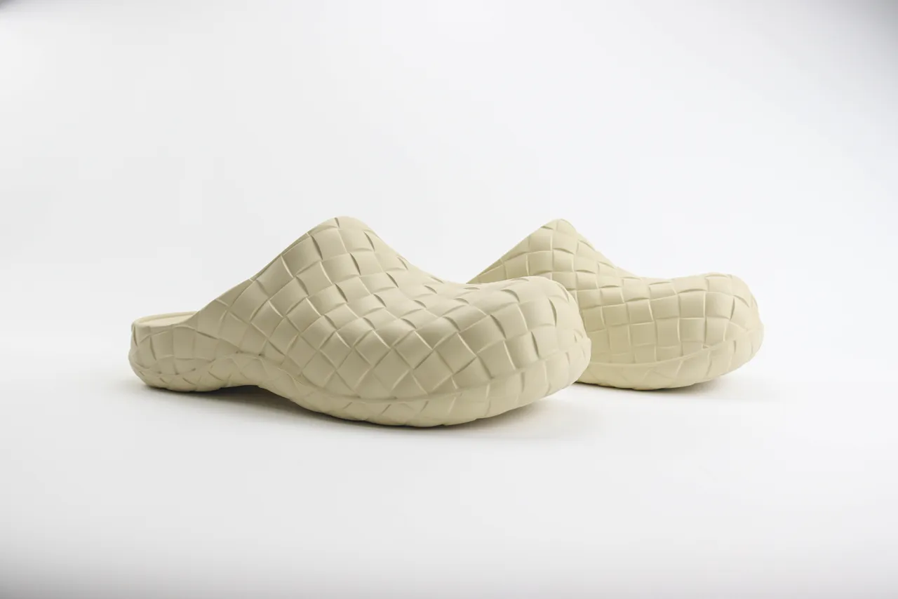 Bottega Veneta Cassette Clog मिट्टीभूरा बुनकर लकड़ी का जूता 3