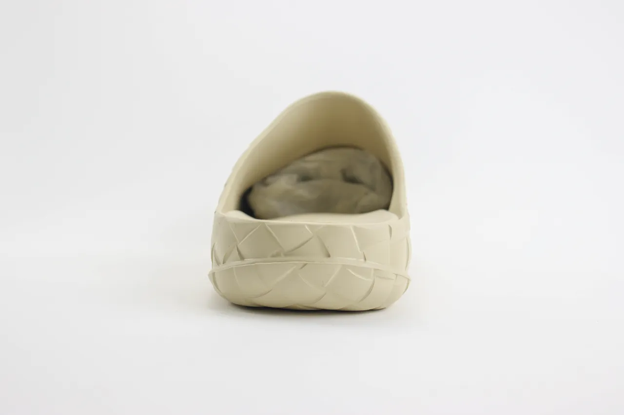 Bottega Veneta Cassette Clog मिट्टीभूरा बुनकर लकड़ी का जूता 7