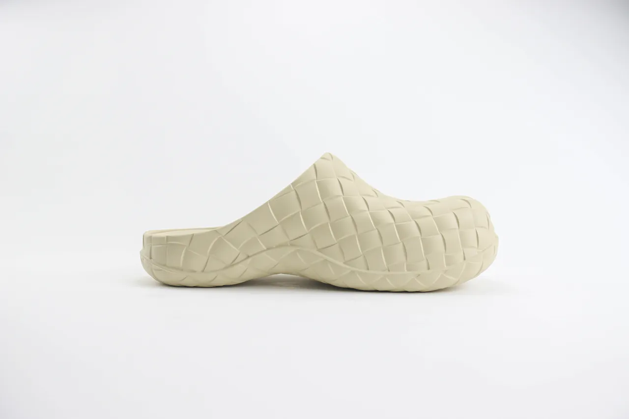Bottega Veneta Cassette Clog मिट्टीभूरा बुनकर लकड़ी का जूता 8