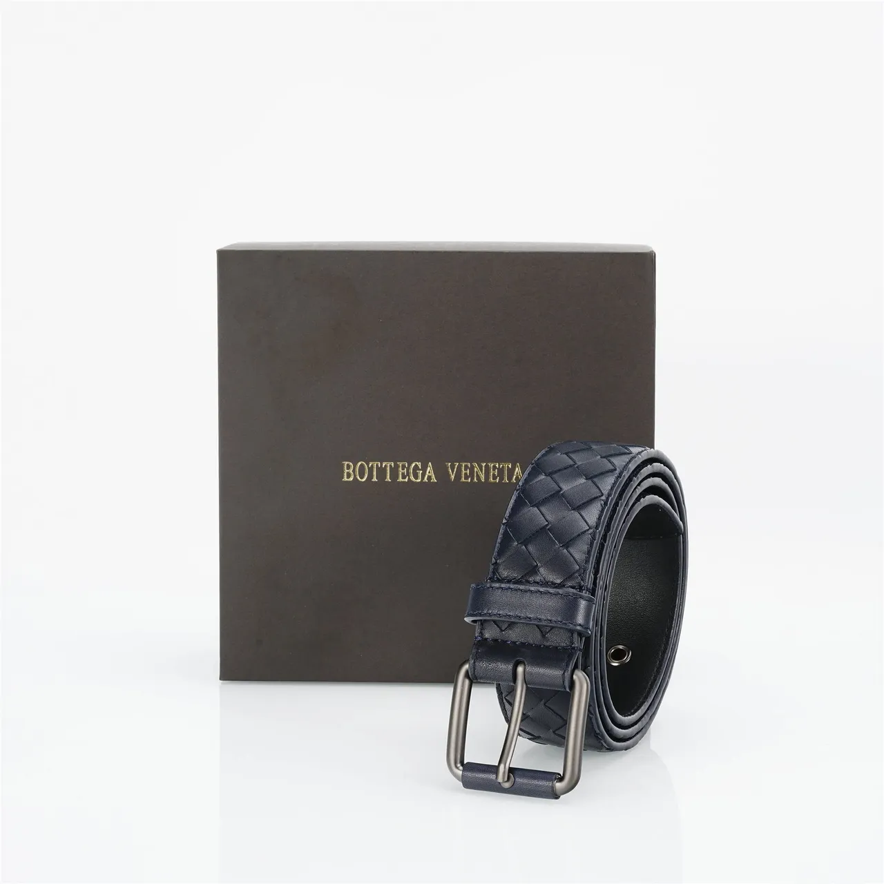 Bottega Veneta Intrecciato حزام جلد أزرق بحري منسوج 6