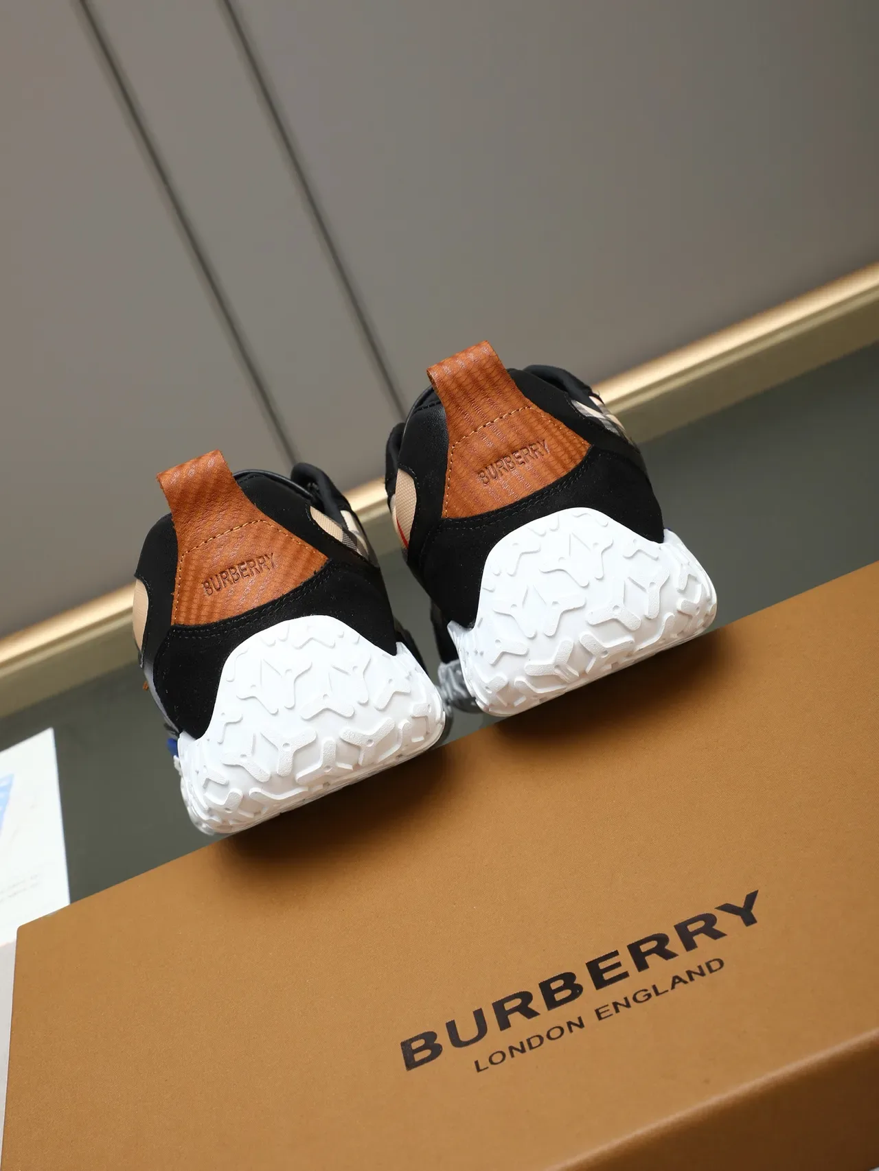 Burberry Noir Bleu Chaussures Lifestyle Sola Chunky Sculptée House Check Panneaux Textile 3