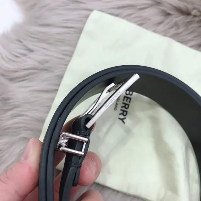 Burberry Black Silver Matte Rectangular Buckle Leather Belt 2