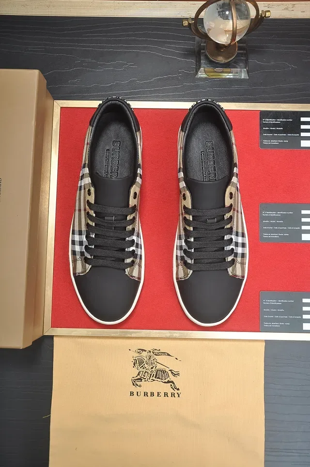 Burberry بانل الشيك لوتوب لايت ستايل سنيكرز 4