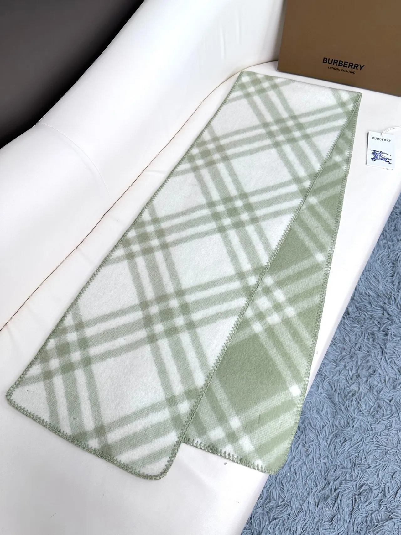 Burberry Écharpe à Carreaux Plaid Vert Beige Apparence Laine Mélangée Écharpe Cachemire 4