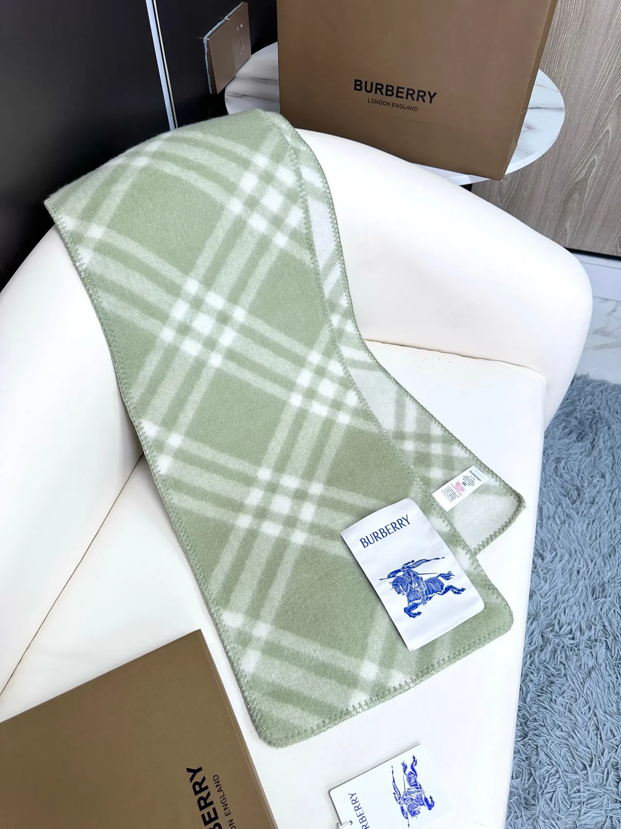Burberry Écharpe à Carreaux Plaid Vert Beige Apparence Laine Mélangée Écharpe Cachemire 5
