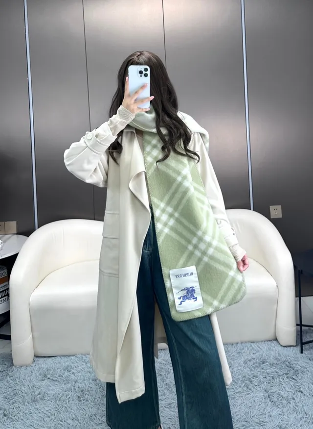 Burberry Écharpe à Carreaux Plaid Vert Beige Apparence Laine Mélangée Écharpe Cachemire 9
