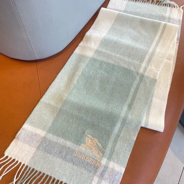 Burberry 绿色米色格子图案刺绣标志羊绒围巾 6