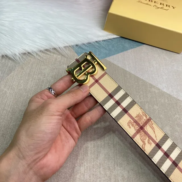 Burberry Knight Cinturón de cuero beige dorado TB Monogram Buckle estampado clásico a cuadros 2