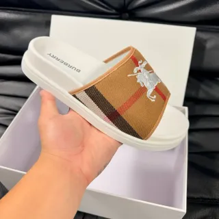 Burberry Knight Check नعाल स्ट्रैप मन्जल्का