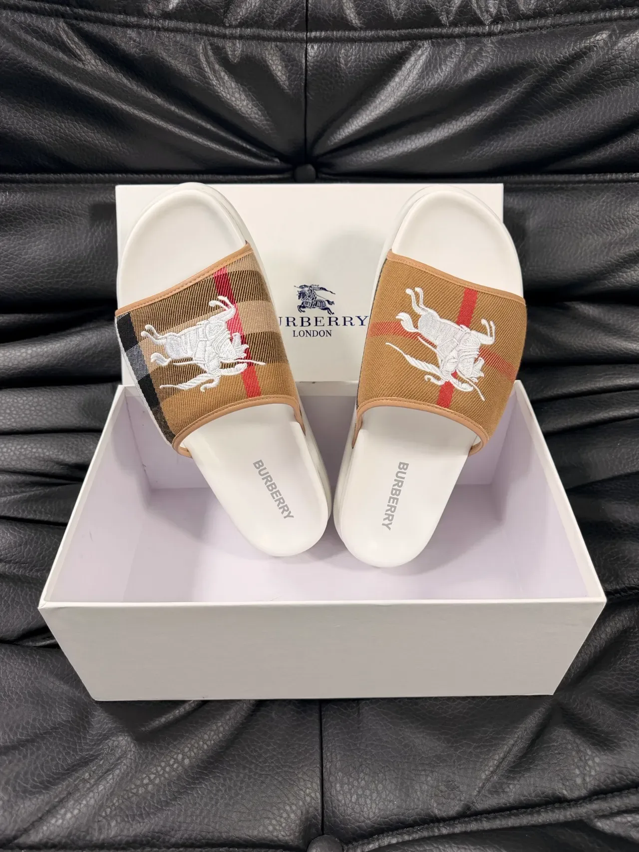 Burberry Knight Check Sandales à Lanières 3
