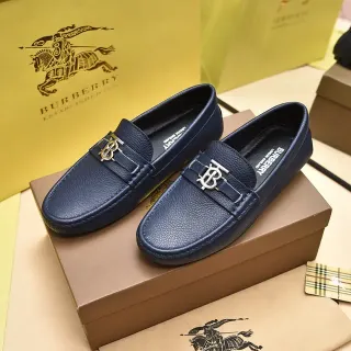 Burberry Knight Navy جلد مقشر لوفر