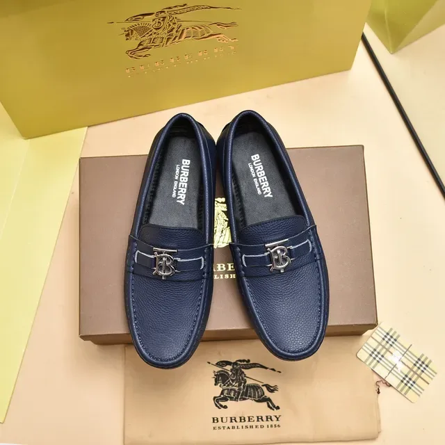 Burberry Knight Navy Peppled Leather Loafers 9