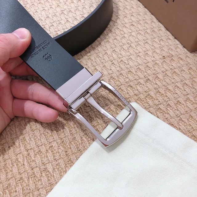 Burberry Knight Reversible Navy Leather Belt 8