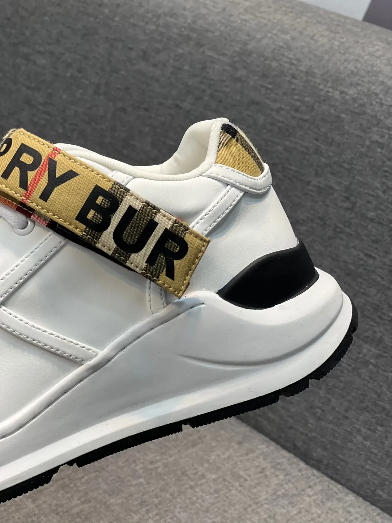 Burberry Caballero Blanco y House Check Lifestyle Sneakers 7