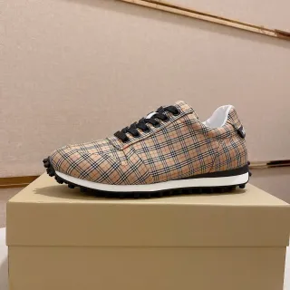 Burberry بليد حذاء رياضي منخفض الارتفاع أسلوب حياة