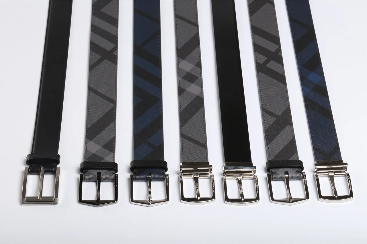 Burberry Correa reversible negra azul de dos tonos de cuero 2