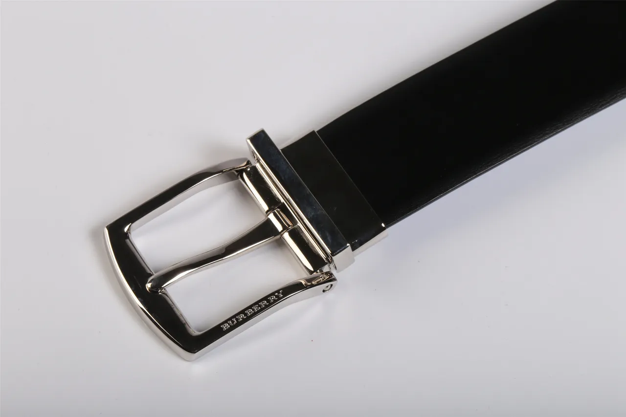 Burberry Correa reversible negra azul de dos tonos de cuero 4