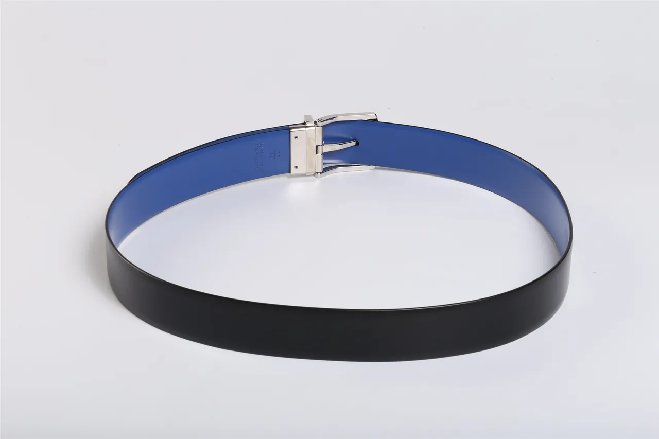 Burberry Correa reversible negra azul de dos tonos de cuero 7