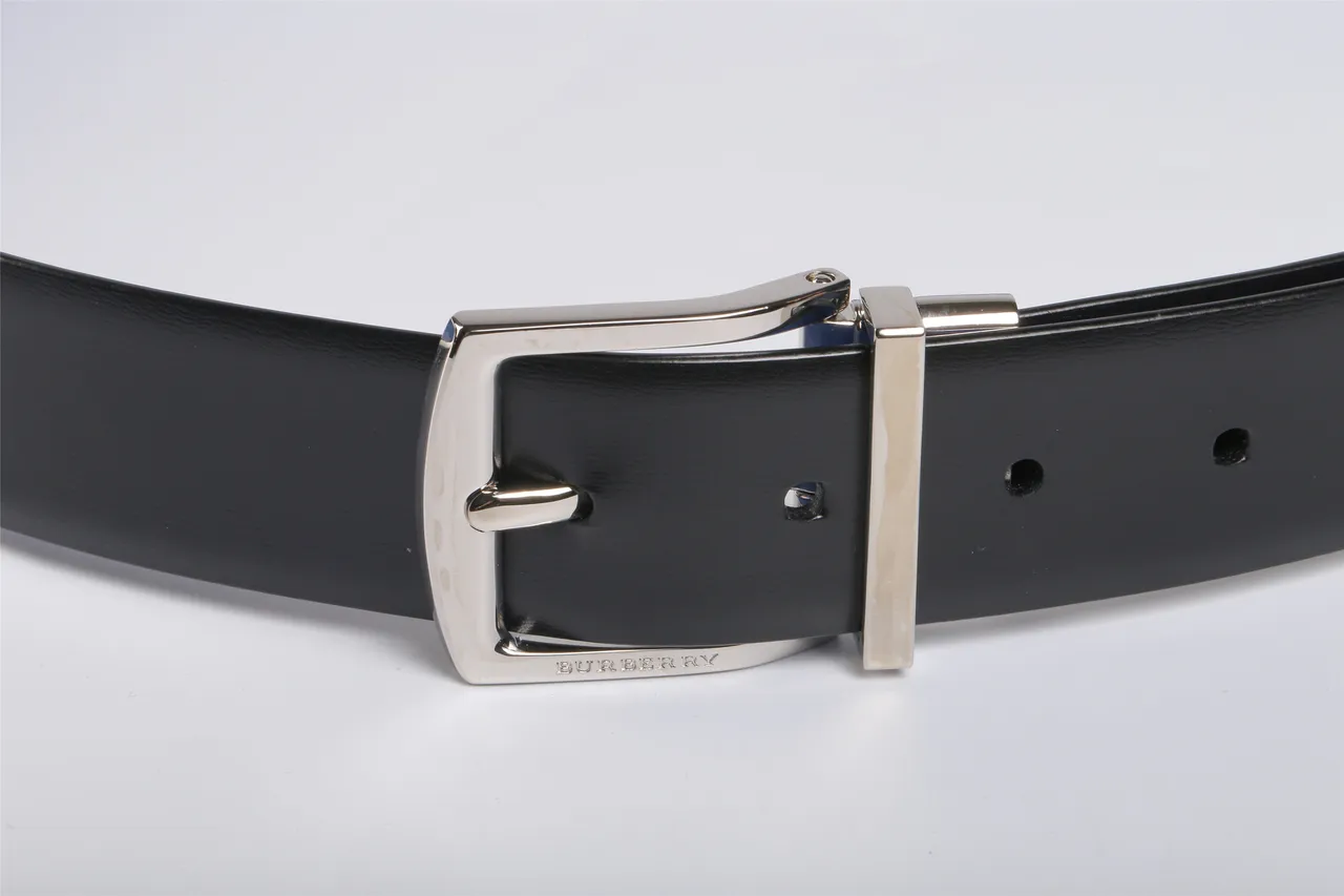 Burberry Correa reversible negra azul de dos tonos de cuero 8