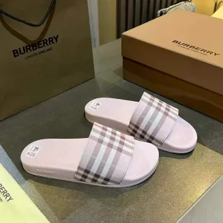 Burberry Slide وردي بيج حزام واحد نعال منزلي