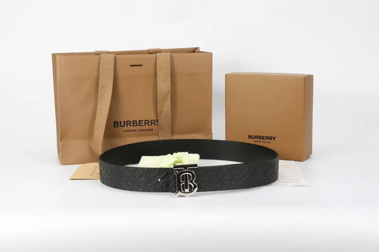 Burberry TB Cinto preto embossado com monograma de couro 2