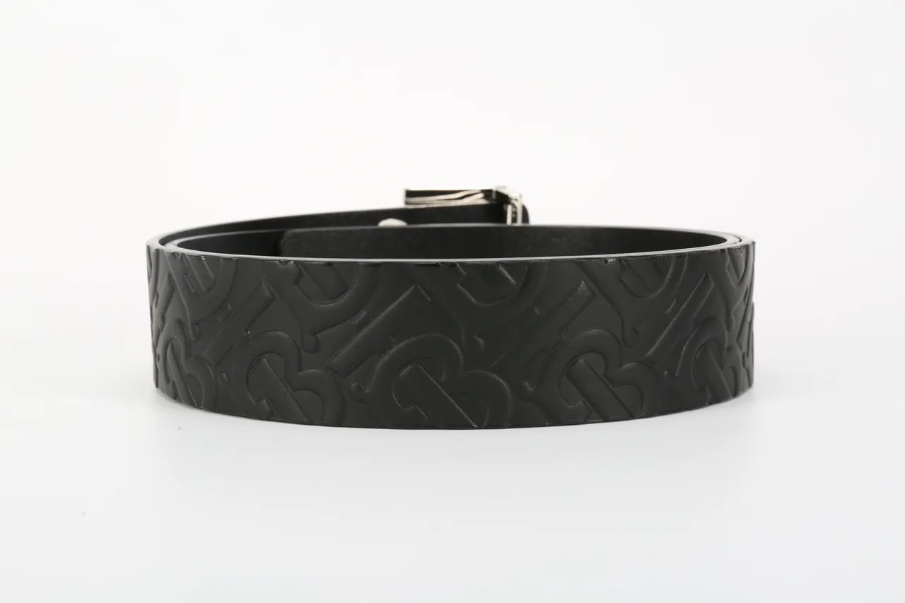 Burberry TB Cinto preto embossado com monograma de couro 4