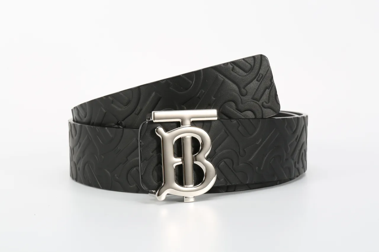 Burberry TB Cinto preto embossado com monograma de couro 5
