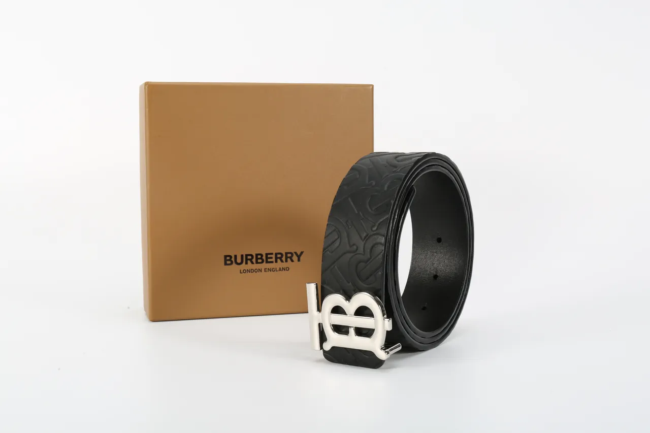 Burberry TB Cinto preto embossado com monograma de couro 6