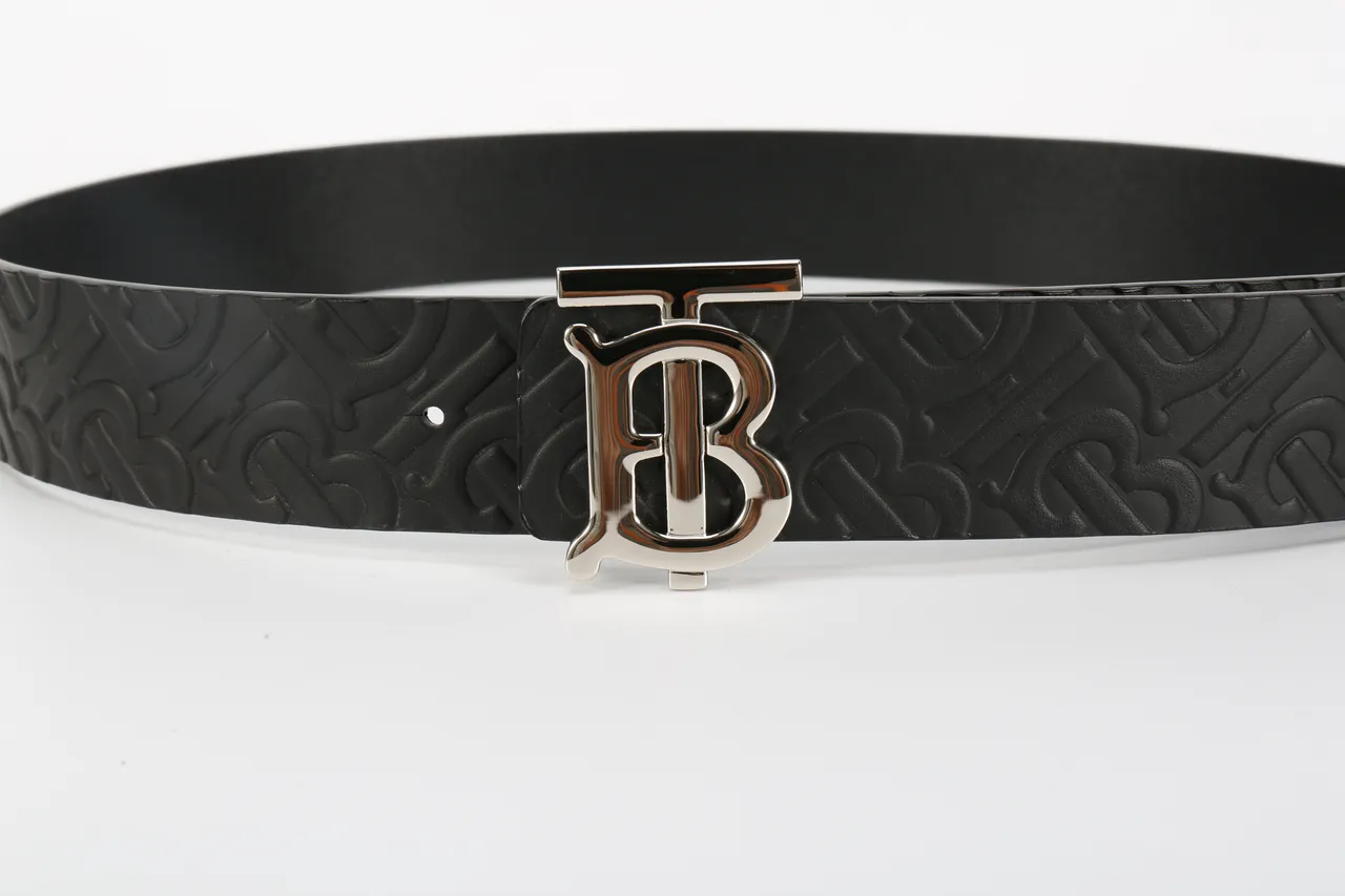 Burberry TB Cinto preto embossado com monograma de couro 8