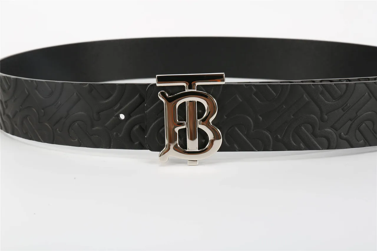 Burberry TB Cinto preto embossado com monograma de couro 17