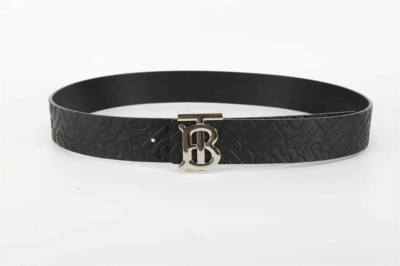 Burberry TB Cinto preto embossado com monograma de couro 18