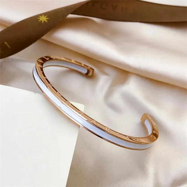 Bvlgari B.zero1 उकेरा हुआ काला इंजैमेल खुले कफ बांसले 3