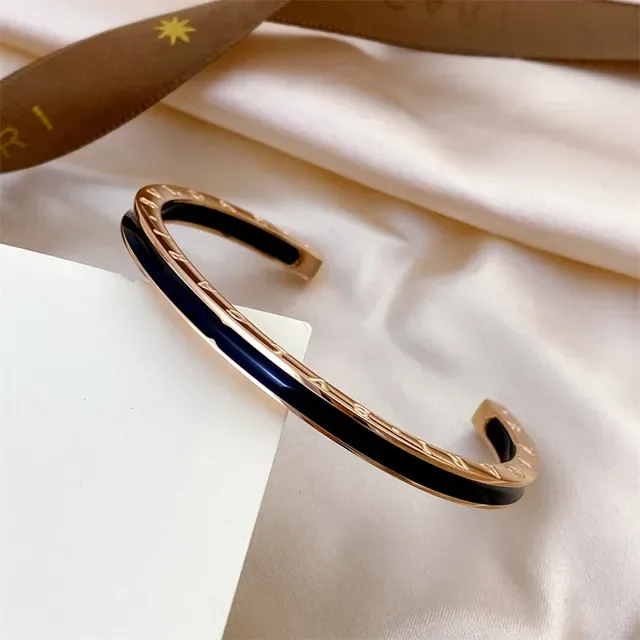 Bvlgari B.zero1 उकेरा हुआ काला इंजैमेल खुले कफ बांसले 4
