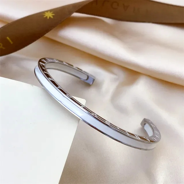 Bvlgari B.zero1 उकेरा हुआ काला इंजैमेल खुले कफ बांसले 5