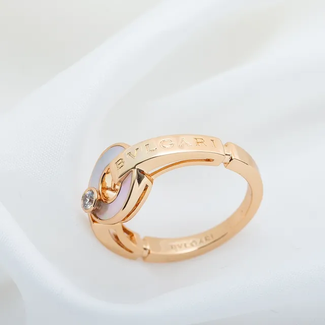 Bvlgari B.zero1 خاتم ذهب وردي صدفة و ماس 4
