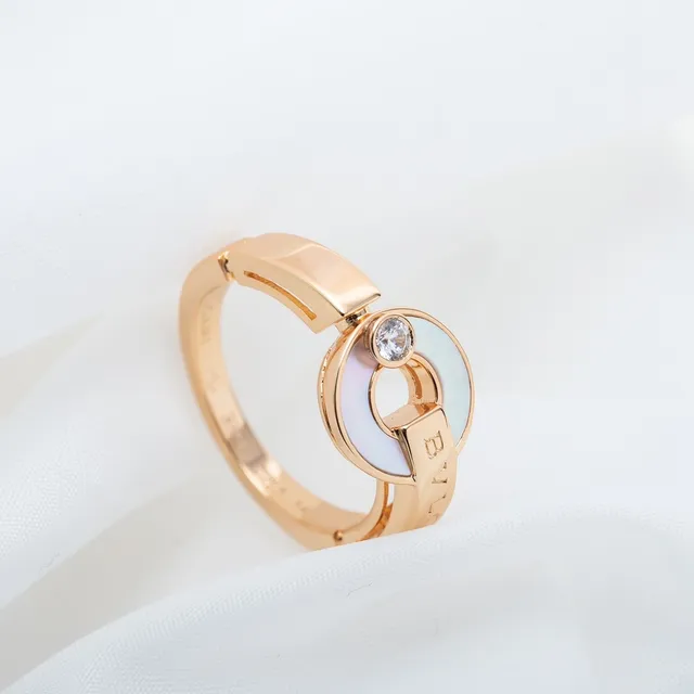 Bvlgari B.zero1 خاتم ذهب وردي صدفة و ماس 8