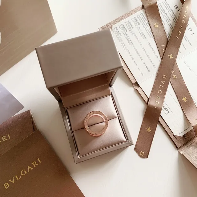 Bvlgari B.zero1 白色陶瓷和玫瑰金戒指 6