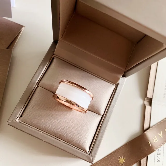 Bvlgari B.zero1 白色陶瓷和玫瑰金戒指 8