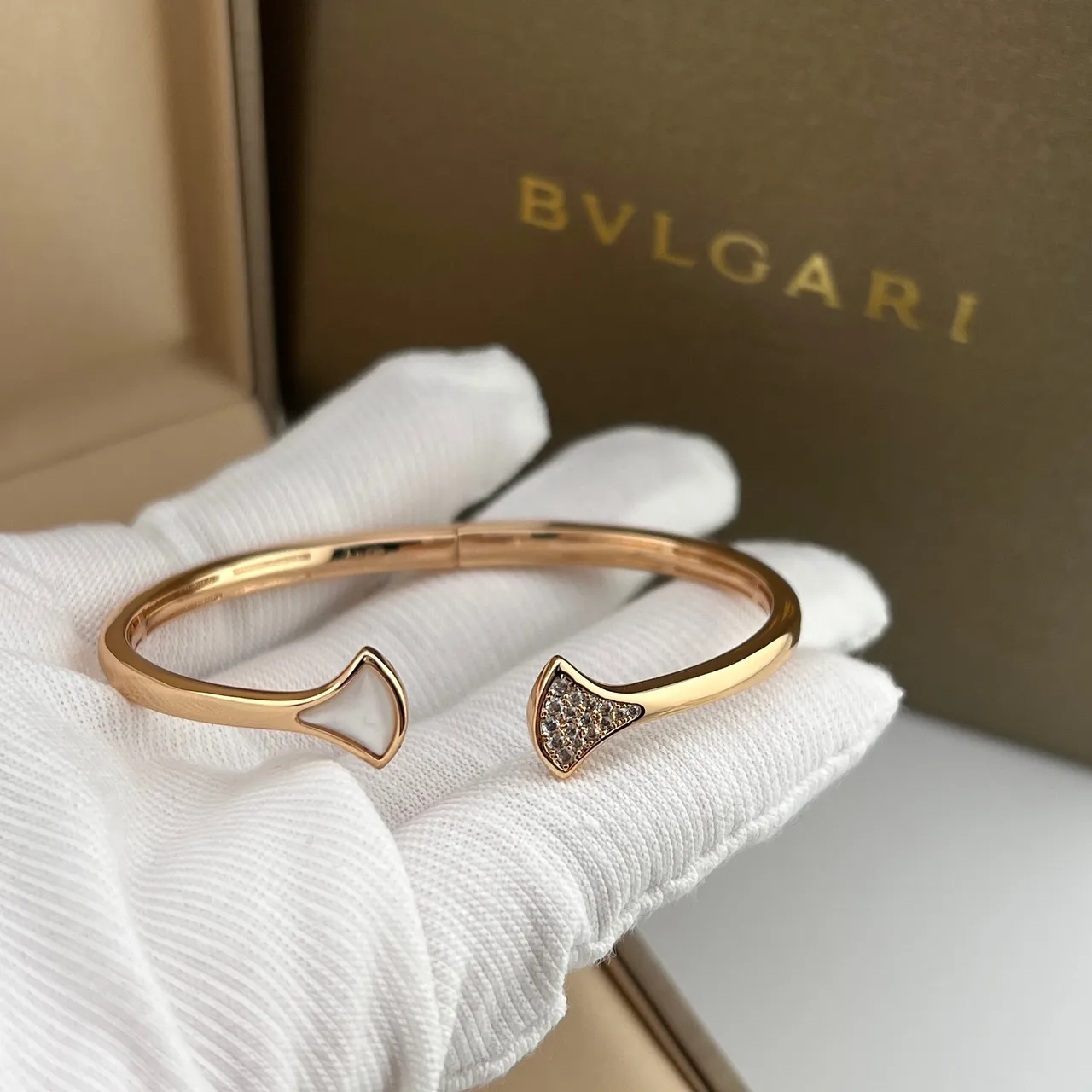 Bvlgari Divas’ Dream Ouro Rosa Madreperla e Pavé Diamante Pulseira 5