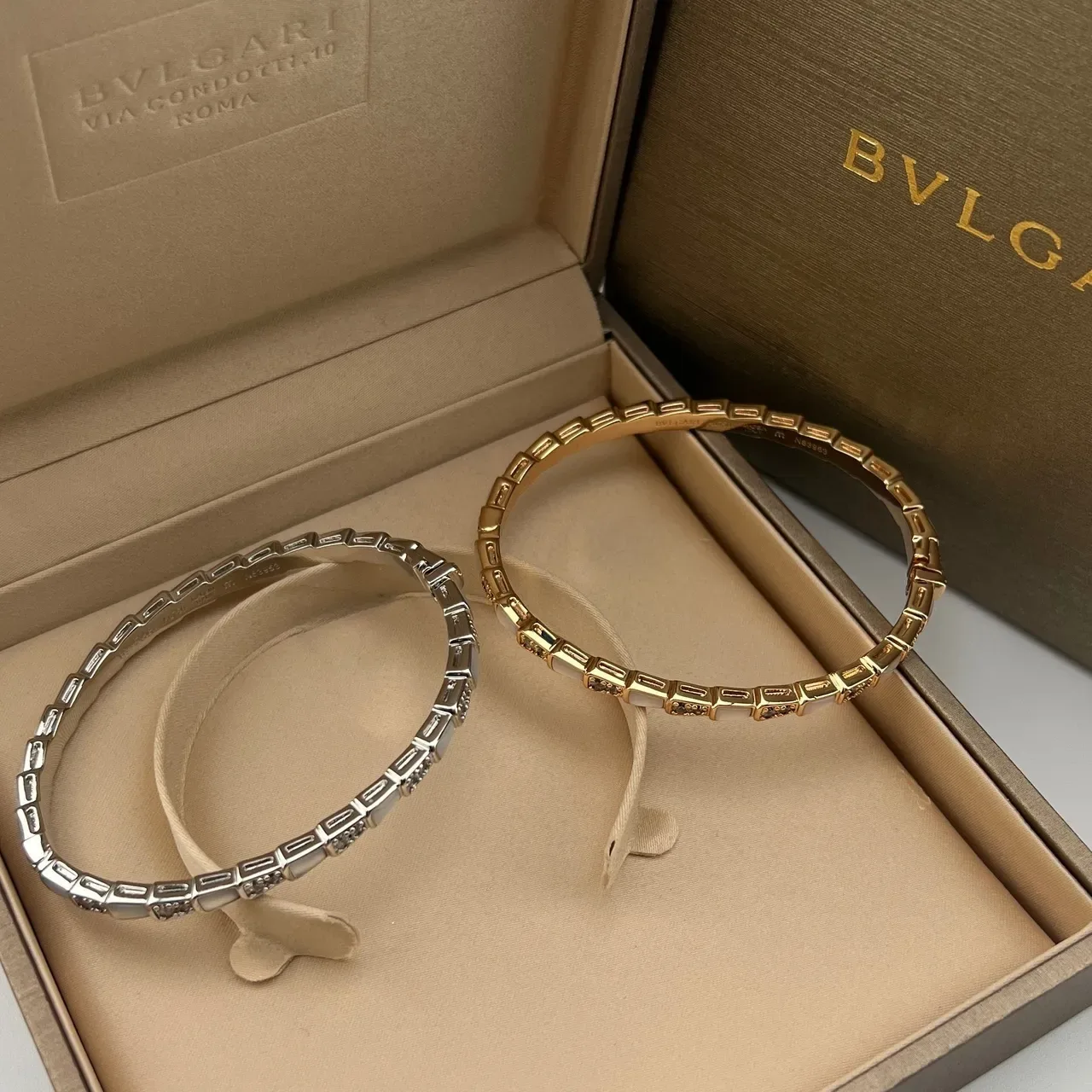 Bvlgari Gold Silver Segmented Link White Inlay Bracelet 5
