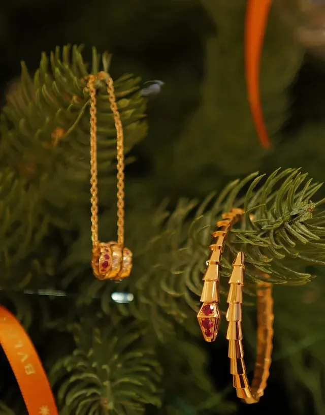 Bvlgari Serpenti 金红管状分段红宝石镶嵌项链 5