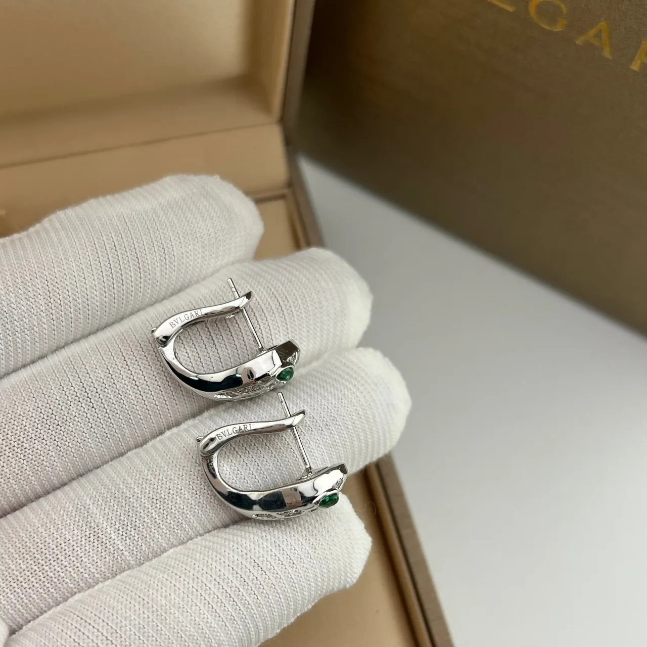 Bvlgari Serpenti ouro e prata motivo de cabeça de serpente Pavé-Set body brincos 2