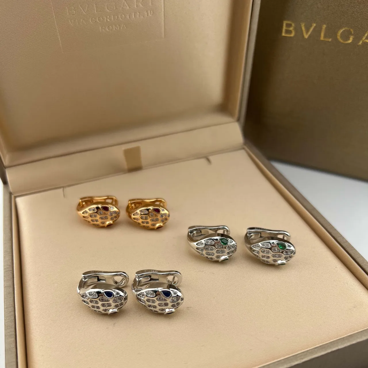 Bvlgari Serpenti ouro e prata motivo de cabeça de serpente Pavé-Set body brincos 5