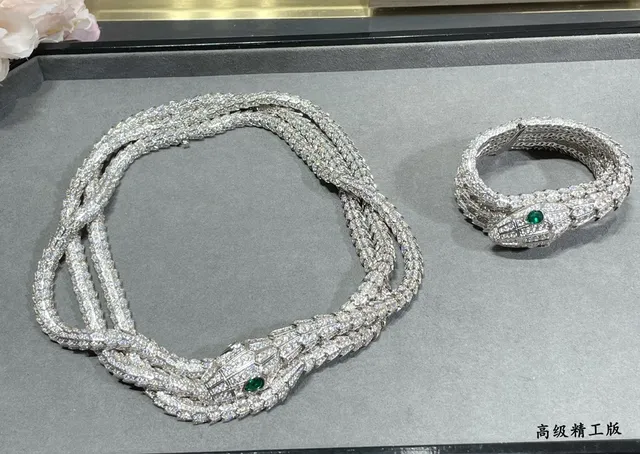 Bvlgari Serpenti Pavé Diamond and Emerald Snake Head Necklace 2