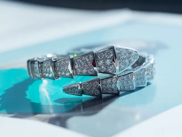 Bvlgari Serpenti Pavé-Diamond Articulated Snake Bracelet 6