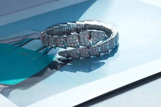 Bvlgari Serpenti Pavé-Diamond Articulated Snake Bracelet 8